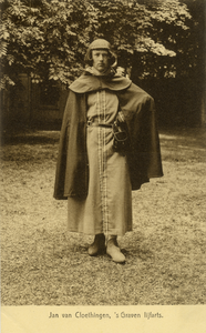 221944 Portret van Jan van Cloethingen, voorgesteld door A. Lucardie, deelnemer in de maskeradeoptocht tijdens de ...